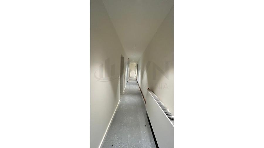 Casă individuală cu 19 camere cu Canalizare în Grădina Icoanei