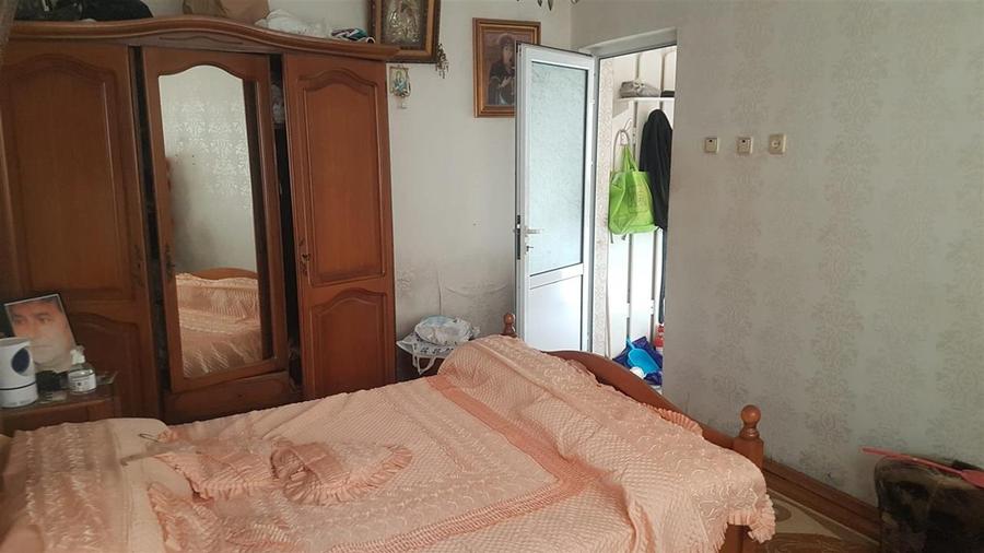 Casă cu 5 camere cu Teren 250 Mp în Chercea