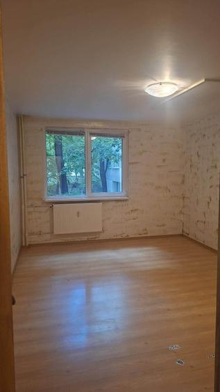 Apartament cu 3 camere decomandat în Dristor