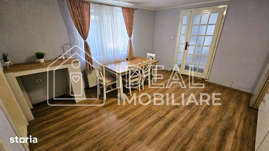 Casă cu 3 camere cu Canalizare în Central