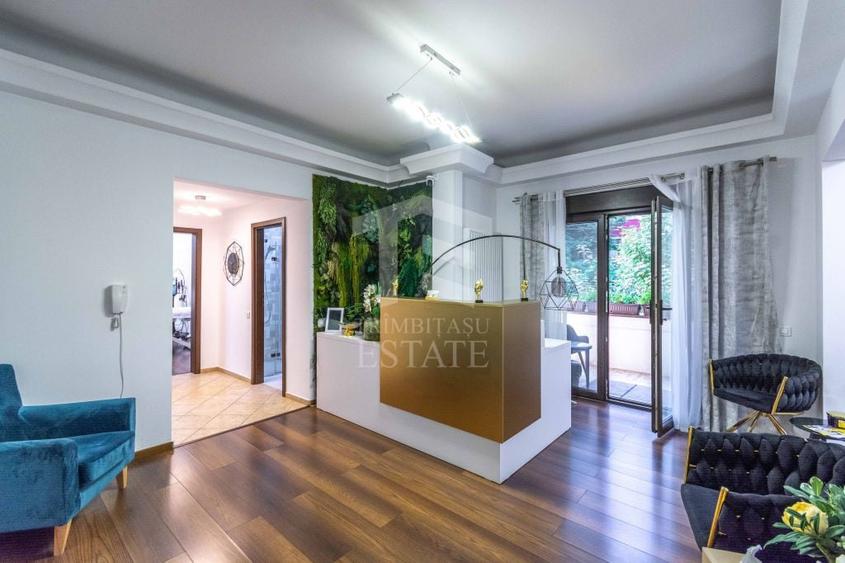 Apartament cu 5 camere semidecomandat în Kiseleff