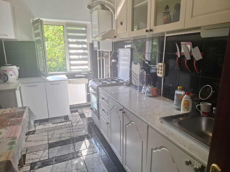 Apartament cu 2 camere decomandat în Exterior Vest