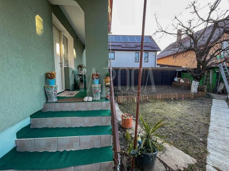 Casă individuală cu 7 camere cu Canalizare în Florești
