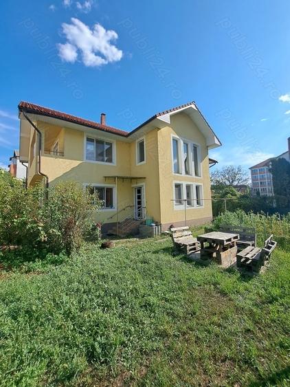 Casă cu 6 camere cu Teren 440 Mp în Ștefan cel Mare