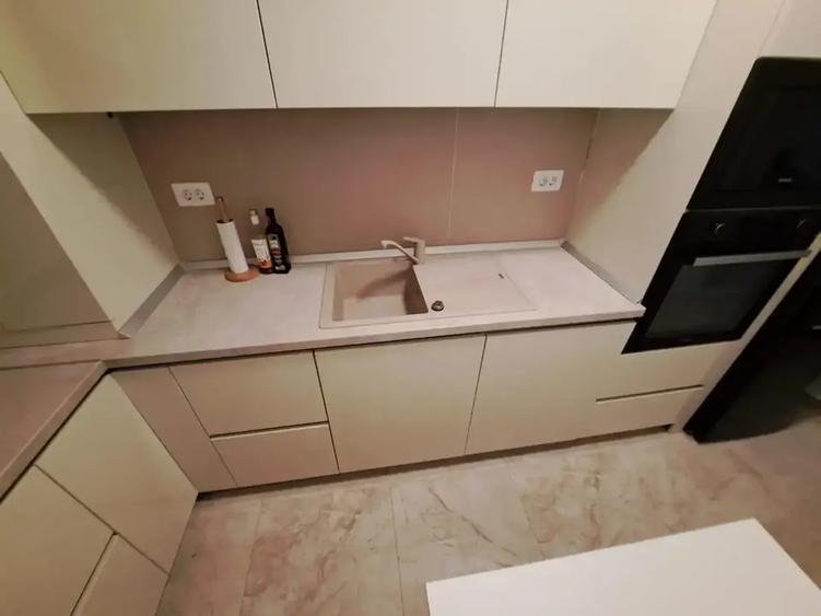 Apartament cu 2 camere semidecomandat, mobilat în Floreasca