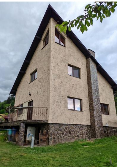 Casă cu 4 camere cu Teren 600 Mp în Drumul Carului