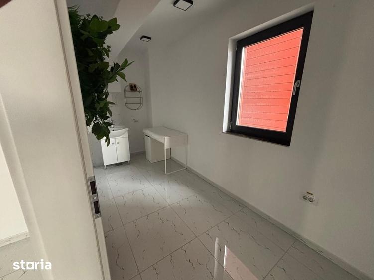 Spațiu comercial, de 120 mp, în Central