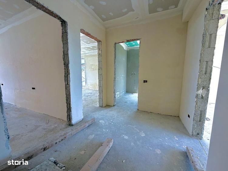 Casă cu 4 camere în Splaiul Unirii