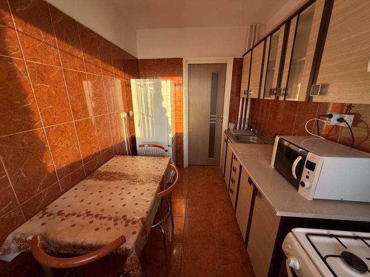 Apartament cu 2 camere semidecomandat în Tătărași