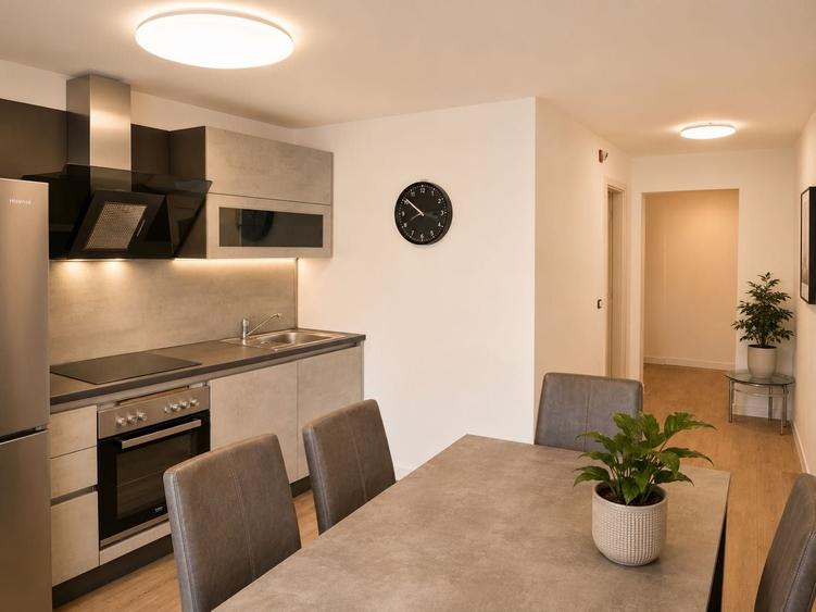 Apartament cu 2 camere decomandat în Central