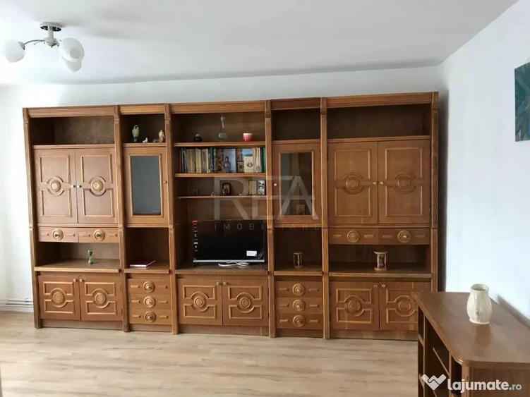 Apartament cu 3 camere decomandat în Sebastian