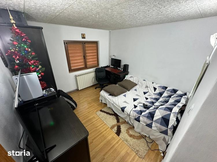 Apartament cu 4 camere decomandat în Nicolina