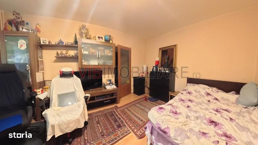 Apartament cu 4 camere semidecomandat în Văcăresti