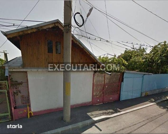 Casă cu 4 camere în Corlătești