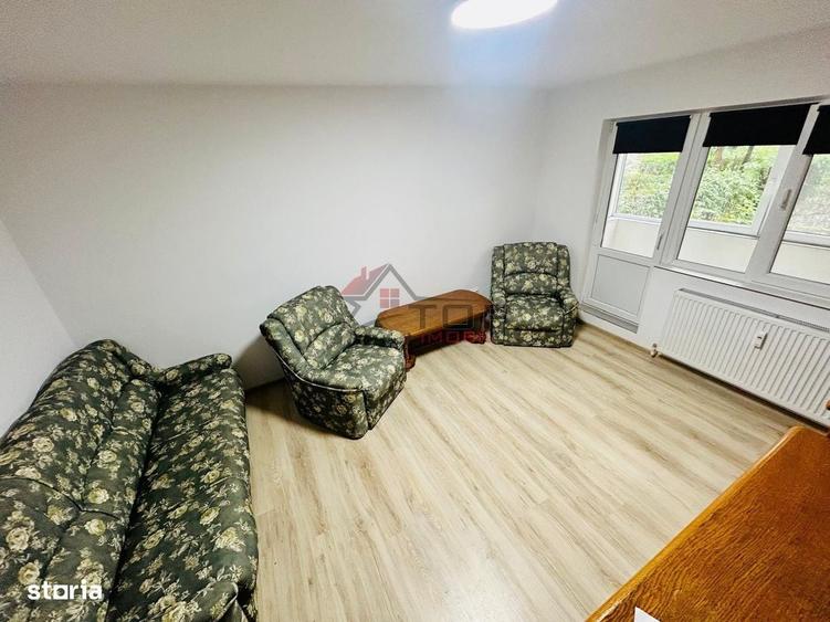 Apartament cu 2 camere decomandat în Podu Roș