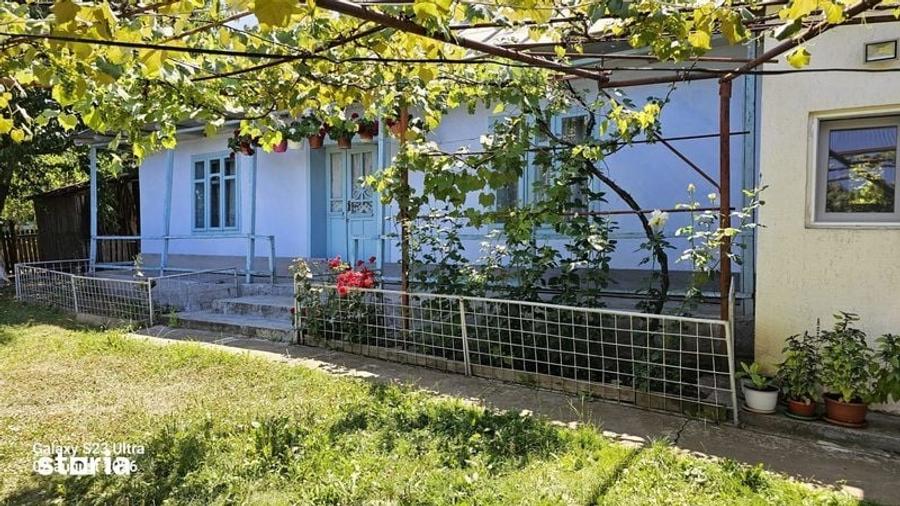 Casă cu 3 camere cu Teren 80 Mp în Central