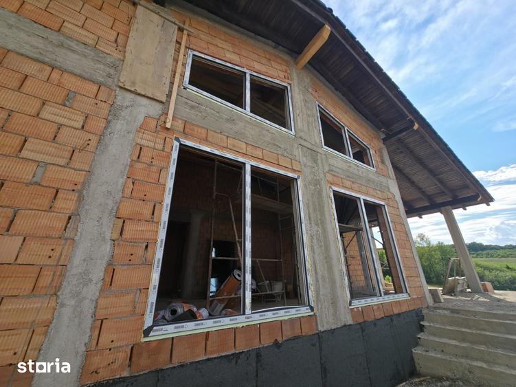Casă cu 4 camere cu Teren 700 Mp în Livezeni
