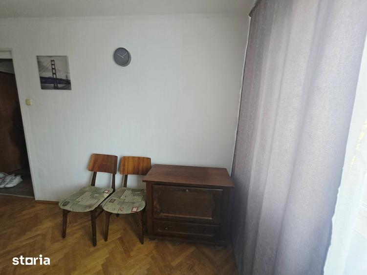 Garsonieră decomandată în Tractorul