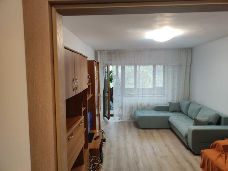 Apartament cu 2 camere decomandat în Militari