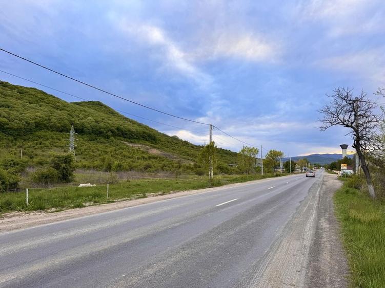 Teren de 1100 mp, în Sătuc
