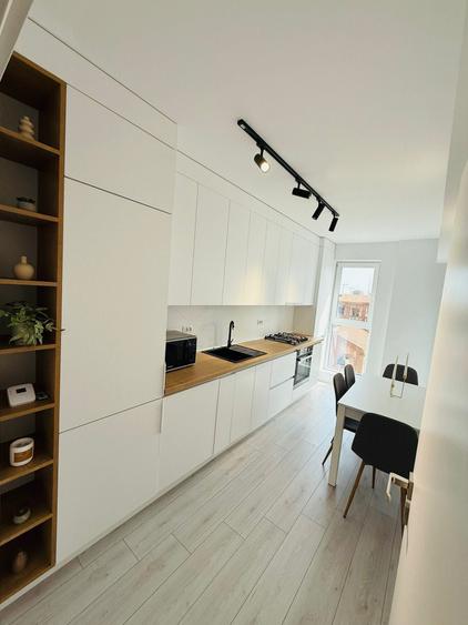 Apartament cu 2 camere decomandat în Calea București