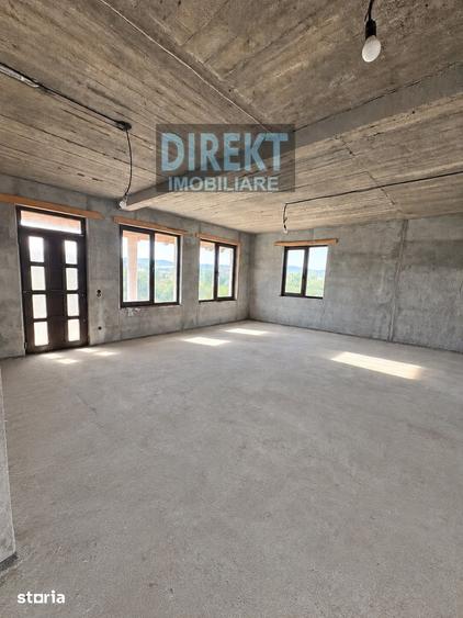 Casă cu 5 camere cu Teren 70 Mp în Livezile