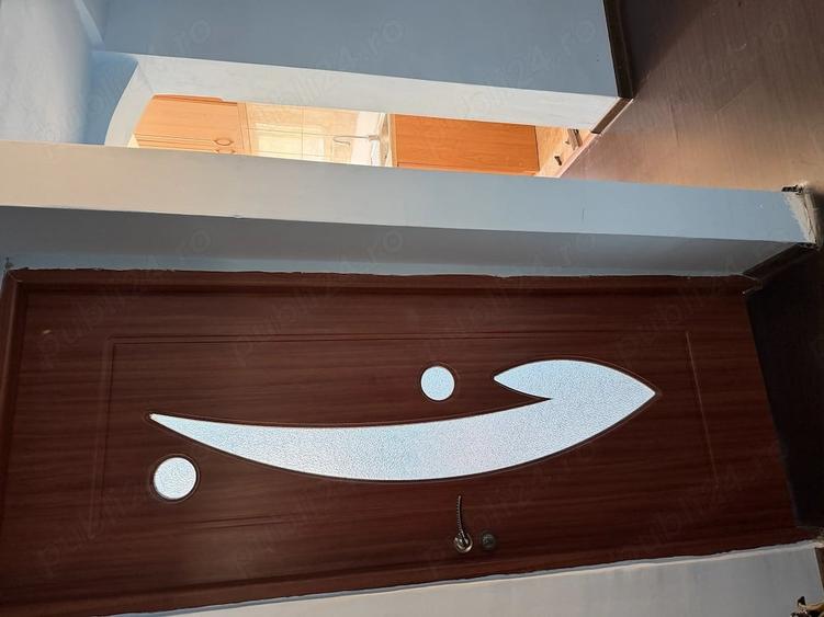 Apartament cu 3 camere semidecomandat în Tineretului