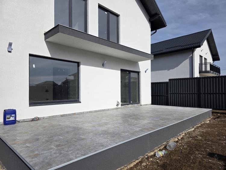 Casă individuală cu 5 camere cu Teren 550 Mp în Tărlungeni