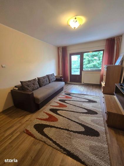 Apartament cu 3 camere decomandat în Exterior Vest