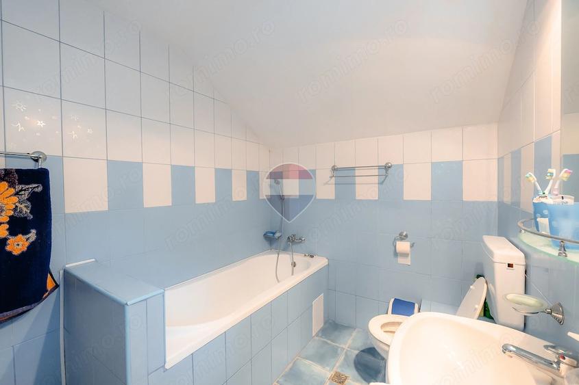 Casă cu Teren 1292 Mp în Drăganu
