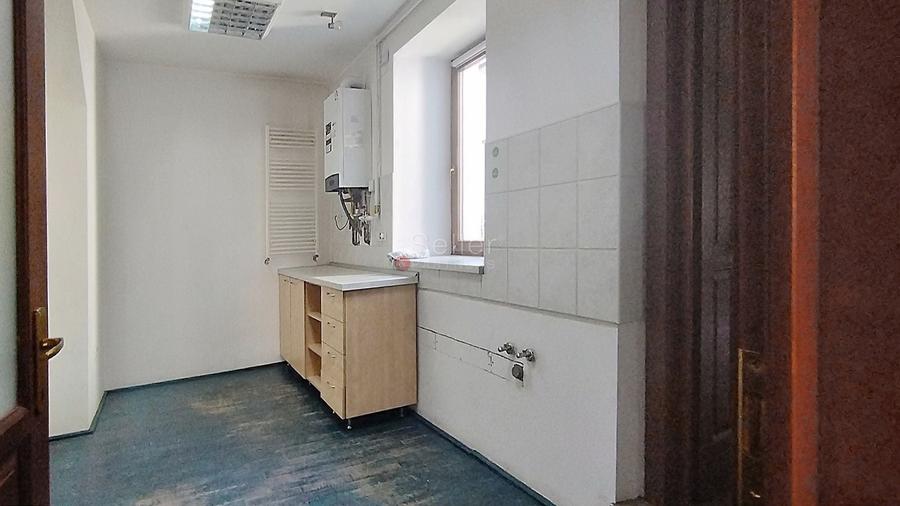 Apartament cu 2 camere semidecomandat în Centrul Istoric