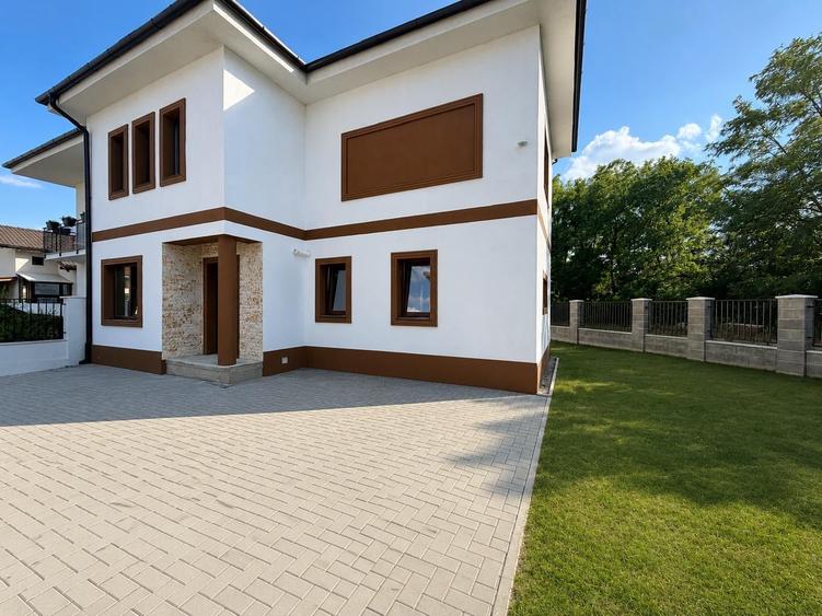 Duplex cu 4 camere cu Canalizare în Giroc