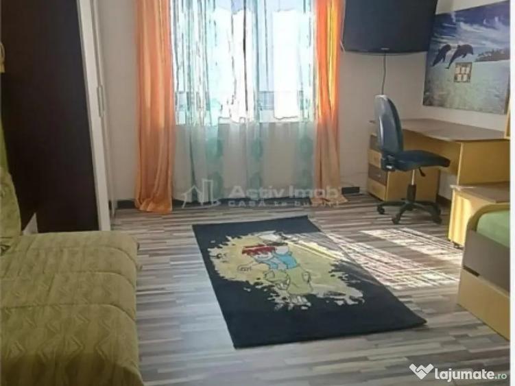 Casă cu 4 camere cu Teren 300 Mp în Central