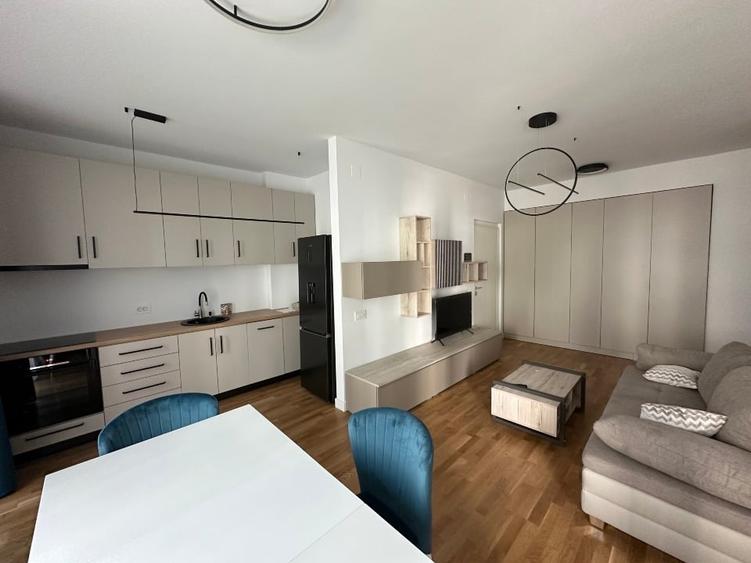 Apartament cu 2 camere decomandat, mobilat în Central