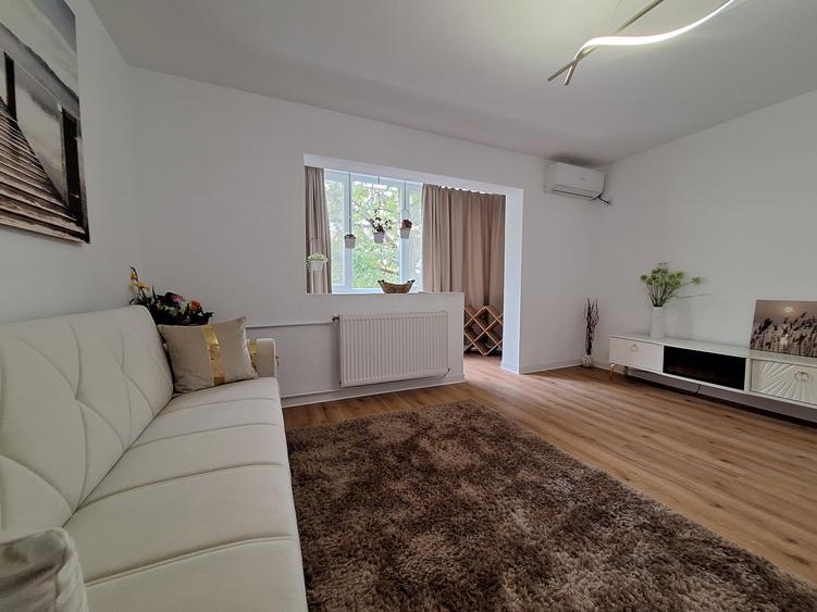 Apartament cu 2 camere semidecomandat, mobilat în Girocului
