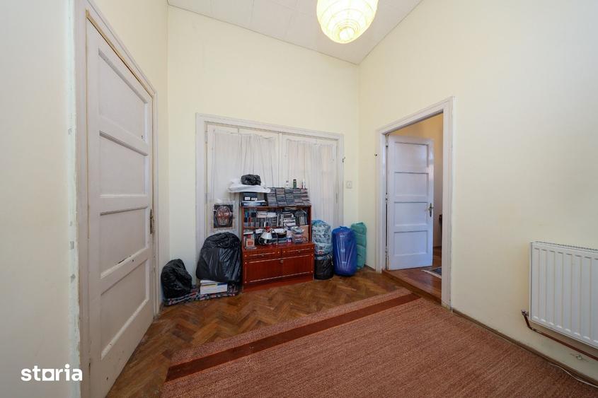 Apartament cu 3 camere în Centrul Istoric