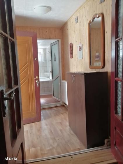Casă cu 2 camere semidecomandat cu Teren 115 Mp în Calea Galați