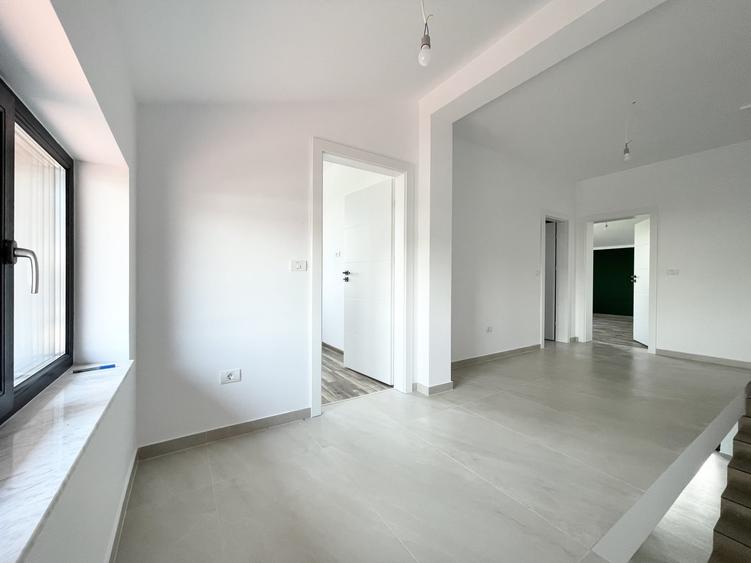 Duplex cu 4 camere cu Canalizare în Moșnița Veche