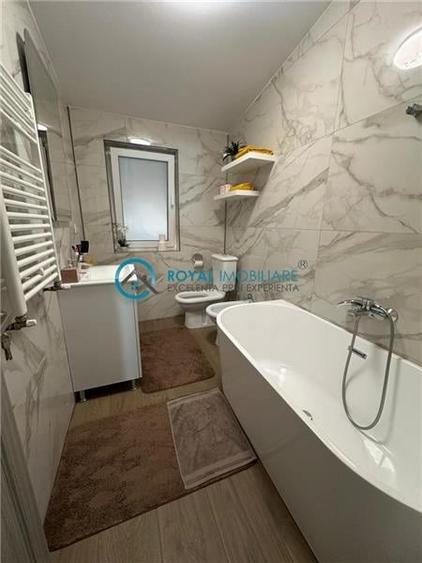 Duplex cu 5 camere cu Canalizare în Bucov