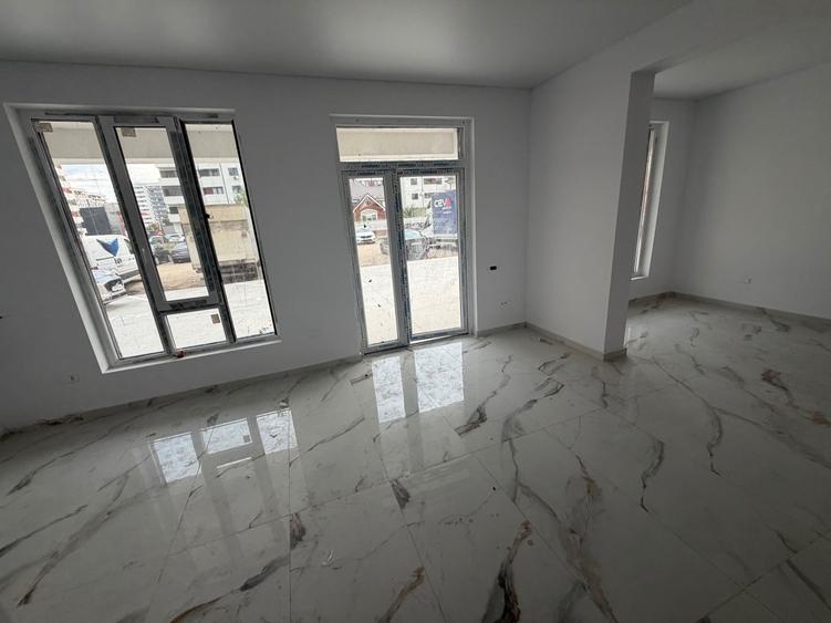 Spațiu comercial, de 40 mp, în Roșu