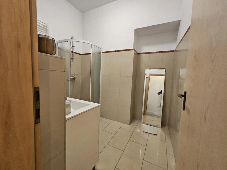 Piata Unirii! Cladire renovata!. Vedere pe pietonala! Lift! - 1