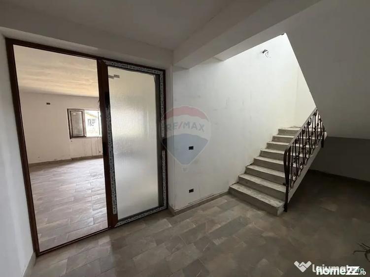 Casă cu 5 camere cu Teren 3960 Mp în Lămotești