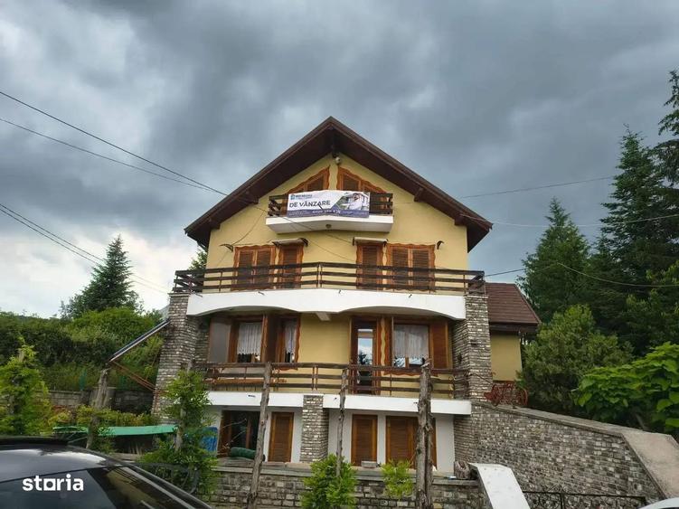 Casă cu 4 camere cu Canalizare în Breaza de Sus