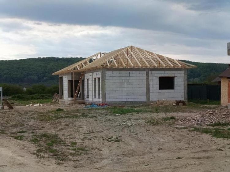 Casă individuală cu 3 camere cu Garaj în Valea Stânii