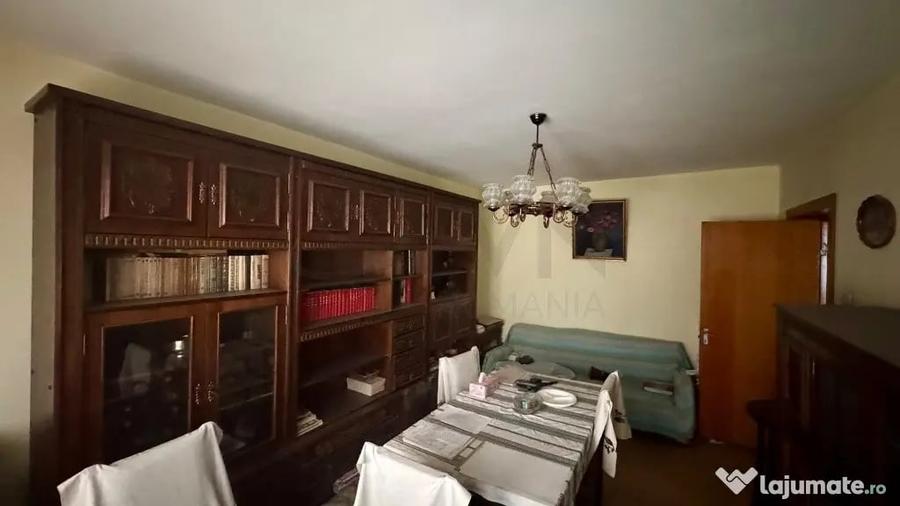 Apartament cu 3 camere decomandat în Lacul Tei