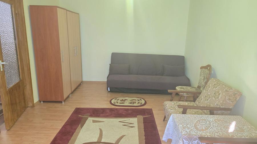 Apartament cu 2 camere decomandat în Piața Centrală