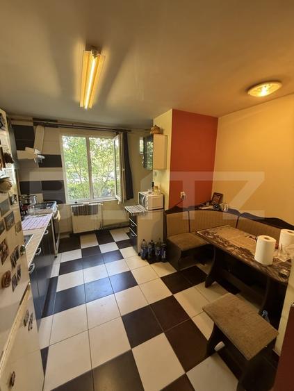 Apartament cu 3 camere decomandat, mobilat în Craiter
