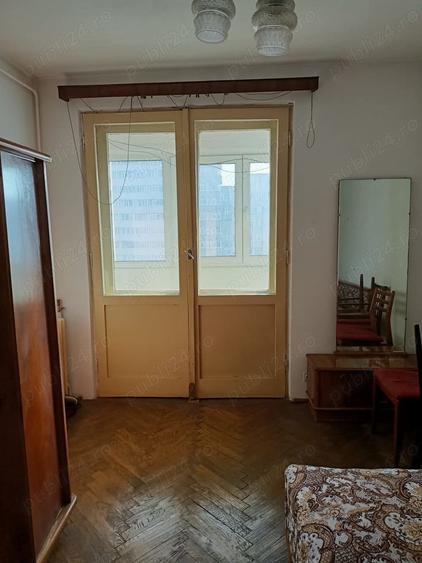 Apartament cu 3 camere decomandat în Lujerului