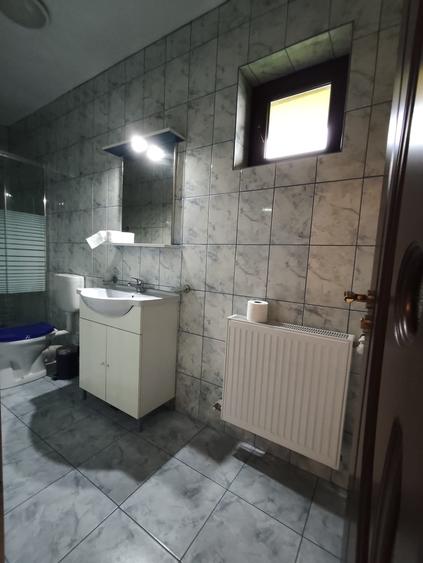 Casă individuală cu 7 camere cu Garaj în Telega