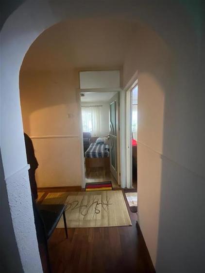 Apartament cu 4 camere decomandat, mobilat în Nicolina